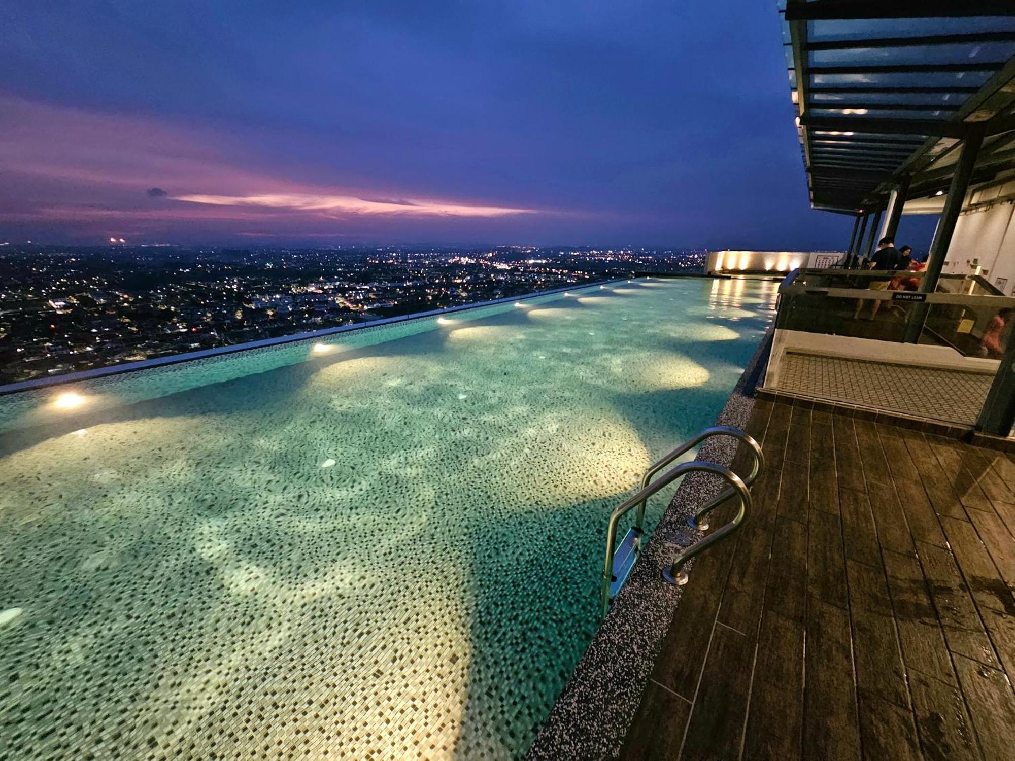 Quartz Paragon Suites Melaka By Ggm Luaran gambar